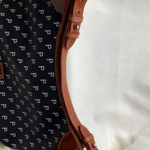 Dooney and Bourke MLB Pittsburgh Pirates shoulder bag - Picture 10 of 10